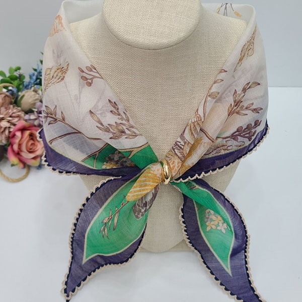 [애슬릿] 여성 꽃 배색 핀코트 자수 얇은 미니 목 스카프